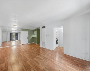 3131 Cummins Street - Photo Thumbnail 15