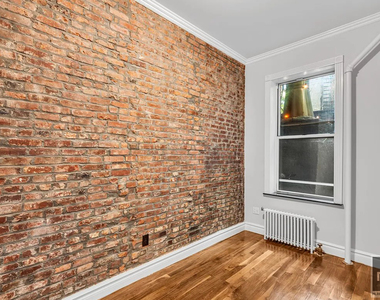 Hudson St - Photo Thumbnail 1
