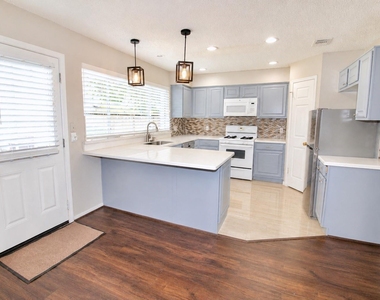 4515 Texas Trail - Photo Thumbnail 2