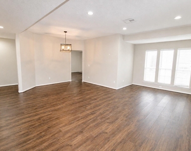 4515 Texas Trail - Photo Thumbnail 5