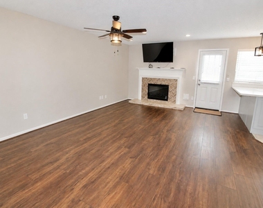 4515 Texas Trail - Photo Thumbnail 4