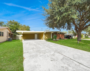 5326 Heatherbrook Drive - Photo Thumbnail 4