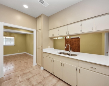 5326 Heatherbrook Drive - Photo Thumbnail 18