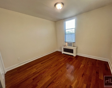 6921 6 Avenue - Photo Thumbnail 9