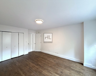 East 63rd Street - Photo Thumbnail 2