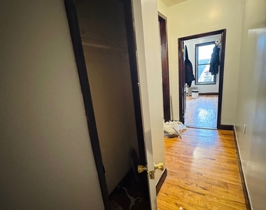 East 26 Street - Photo Thumbnail 5