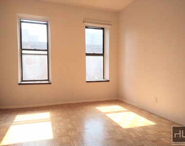 East 89 Street - Photo Thumbnail 2