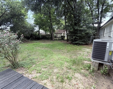 2428 19th Avenue N - Photo Thumbnail 16