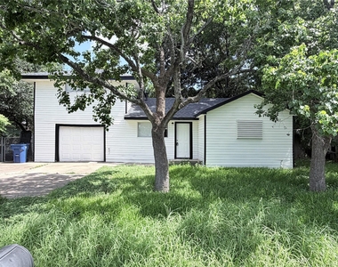 2428 19th Avenue N - Photo Thumbnail 1
