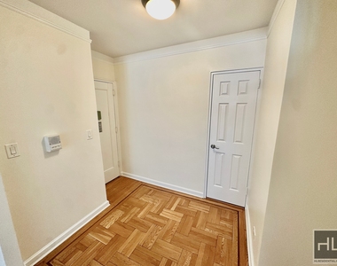 Jane St - Photo Thumbnail 1
