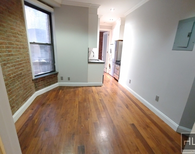 East 116 Street - Photo Thumbnail 2