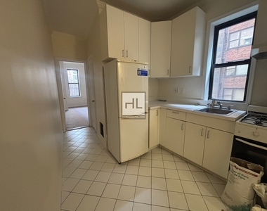 East 38 Street - Photo Thumbnail 2