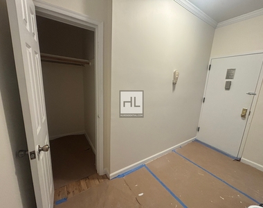 East 38 Street - Photo Thumbnail 3