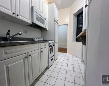 2 Avenue - Photo Thumbnail 2