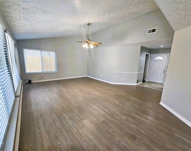 23915 Tayloe House Lane - Photo Thumbnail 4