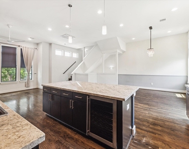 1703 Weber Street - Photo Thumbnail 12