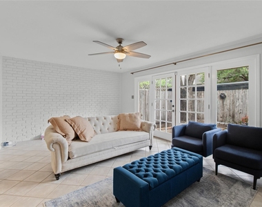 12997 Trail Hollow Drive - Photo Thumbnail 8