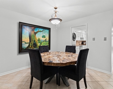 12997 Trail Hollow Drive - Photo Thumbnail 3
