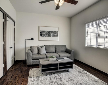 1426 W 21st Street - Photo Thumbnail 4
