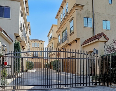 1426 W 21st Street - Photo Thumbnail 1