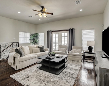 1426 W 21st Street - Photo Thumbnail 12