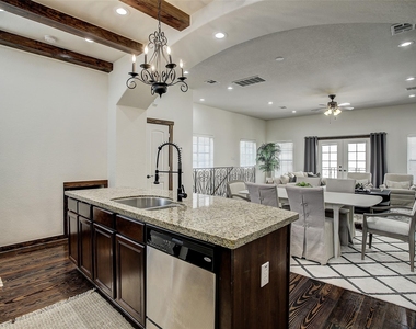 1426 W 21st Street - Photo Thumbnail 16