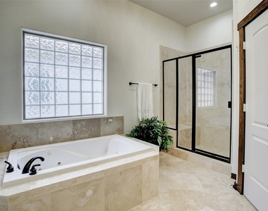 1426 W 21st Street - Photo Thumbnail 24