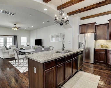 1426 W 21st Street - Photo Thumbnail 17