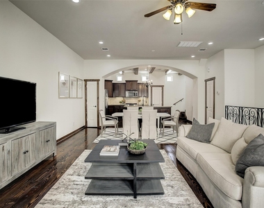 1426 W 21st Street - Photo Thumbnail 9