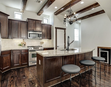 1426 W 21st Street - Photo Thumbnail 13