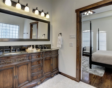 1426 W 21st Street - Photo Thumbnail 25