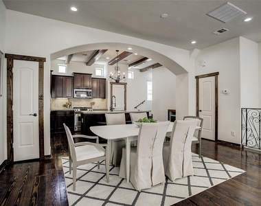 1426 W 21st Street - Photo Thumbnail 11