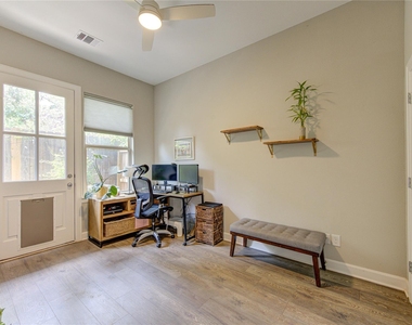 5103 Royal Heath Drive - Photo Thumbnail 4