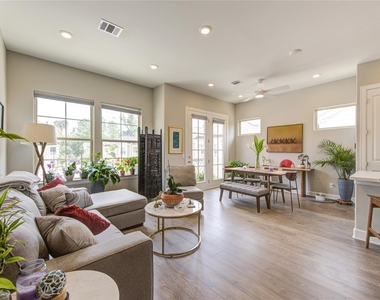 5103 Royal Heath Drive - Photo Thumbnail 9