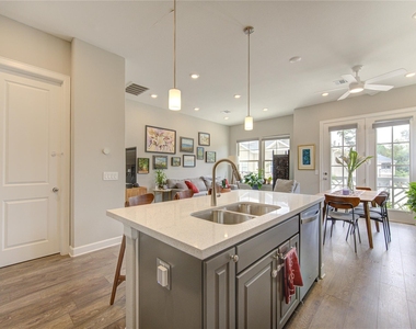 5103 Royal Heath Drive - Photo Thumbnail 13