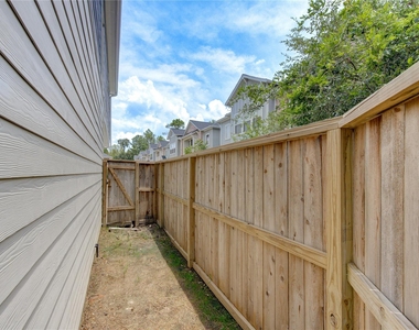 5103 Royal Heath Drive - Photo Thumbnail 18