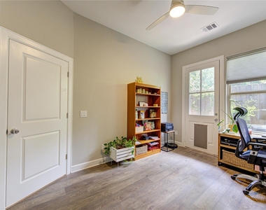 5103 Royal Heath Drive - Photo Thumbnail 3