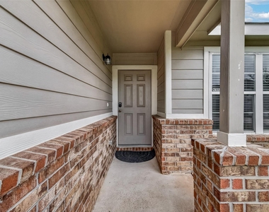 3302 Alberelli Drive - Photo Thumbnail 2