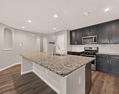 3302 Alberelli Drive - Photo Thumbnail 14