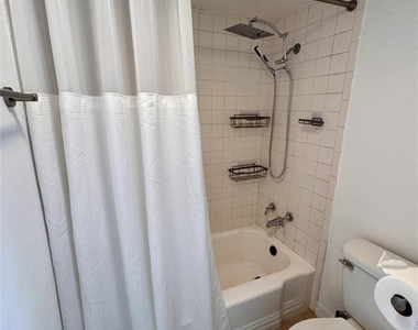 3131 Southwest Freeway - Photo Thumbnail 17
