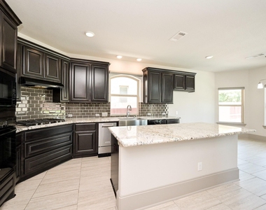 25235 Birchwood Springs Avenue - Photo Thumbnail 13