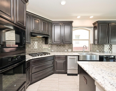 25235 Birchwood Springs Avenue - Photo Thumbnail 14