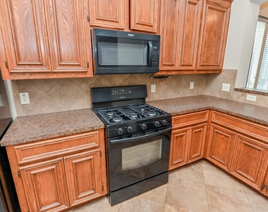 2106 Castle Gardens Lane - Photo Thumbnail 11