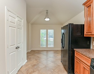 2106 Castle Gardens Lane - Photo Thumbnail 12