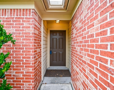 2106 Castle Gardens Lane - Photo Thumbnail 3
