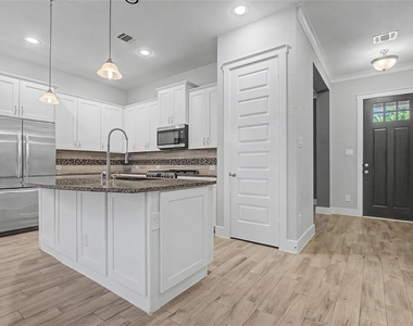 18143 Moonlit River Drive - Photo Thumbnail 10