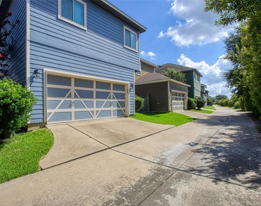 18143 Moonlit River Drive - Photo Thumbnail 3