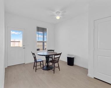 319 Bismuth Drive - Photo Thumbnail 2