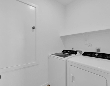 319 Bismuth Drive - Photo Thumbnail 3