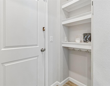4286 Cloud Hopper Way - Photo Thumbnail 9